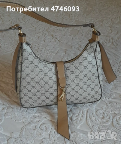 Дамска чанта с модерен принт