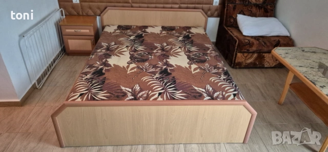 Продавам спалня 145/190 плюс еднолицев матрак