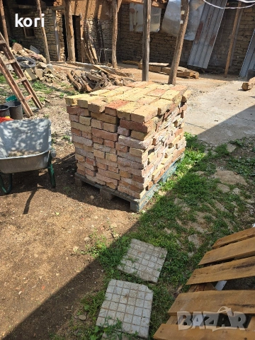 Тухли единичка 320бр по 0.25€бр