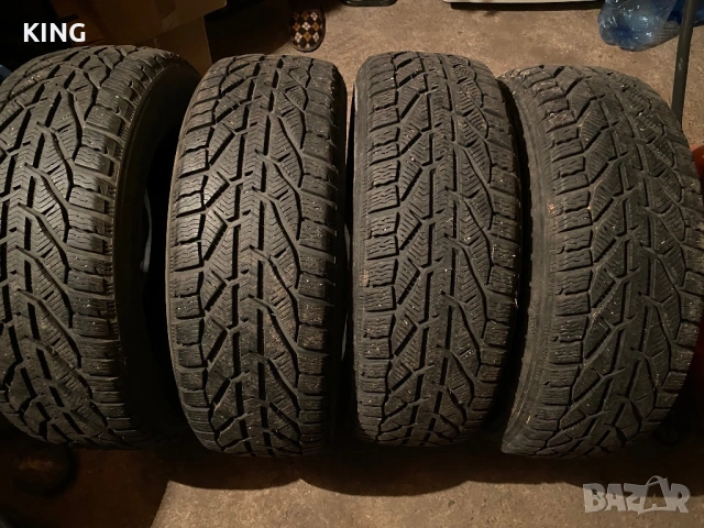 Гуми 235/65/17 дот 2323г 