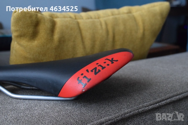 Седалка Fizik Antares Червена, снимка 3 - Аксесоари за велосипеди - 54884594