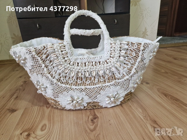 Плажна чанта с перли, миди и ръчна бродерия, снимка 2 - Чанти - 54415827