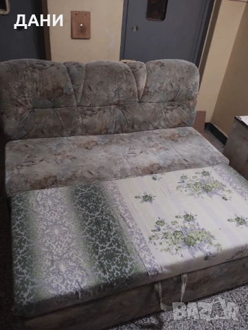 Разтегателен диван тройка.Дамаска.Перфвктен, снимка 5 - Дивани и мека мебел - 54302018