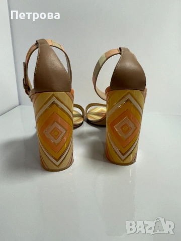 Кожени сандали Valentino Garavani 40 Оригинал, снимка 6 - Сандали - 54439293