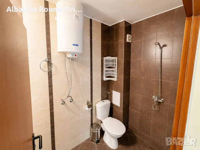 Стаи Albatros Rooms Primorsko / НА 5 мин от Южен плаж / ТОП ЛОКАЦИЯ, снимка 2 - Квартири, нощувки - 54897080