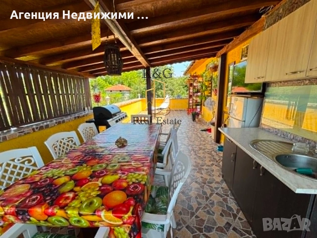ЛУКС, ПРОСТРАНСТВО И СПОКОЙСТВИЕ – САМО НА 2 МИНУТИ ОТ ЦЕНТЪРА НА РАЗГРАД, снимка 16 - Къщи - 55171284