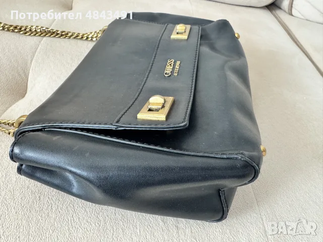 Guess черна чанта, снимка 4 - Чанти - 55605528