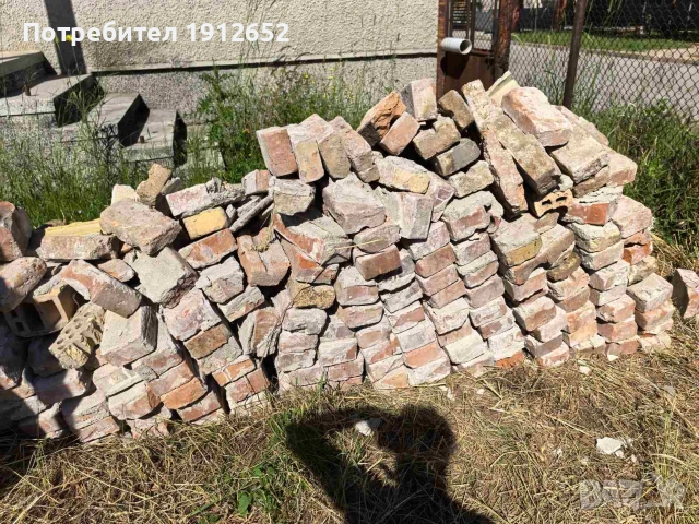 продава здрави тухли четворки и единици,керемиди нов модел и стар модел и дървени греди.отстъпки., снимка 12 - Строителни материали - 54653961