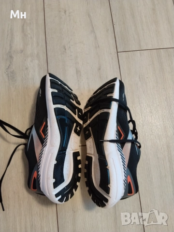 Brooks adrenalin GTS 23, снимка 2 - Маратонки - 54898465