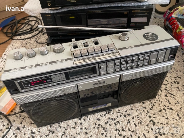 Hitachi TRK-7990E, снимка 2 - Радиокасетофони, транзистори - 54356534