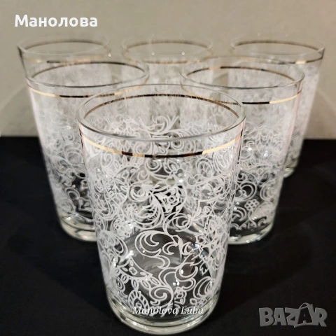 Ретро стъклени чаши дантела.