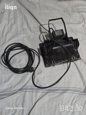 5 метра кабел. 1000W. Това е Bos Elektro халогенен прожектор с мощност 1000W , снимка 4 - Прожектори - 54478014
