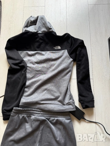 The North Face спортен екип, снимка 8 - Спортни дрехи, екипи - 54618756