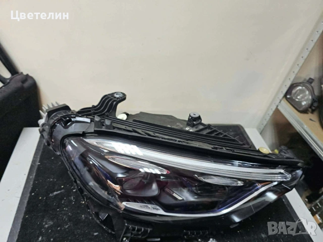 Десен фар за Mercedes GLC W254. Фарът е в много добро състояние., снимка 4 - Части - 54430254