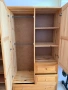 Продавам трикрилен Гардероб с чекмеджета, снимка 2