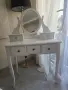 Тоалетка, бяла, използвана , снимка 1