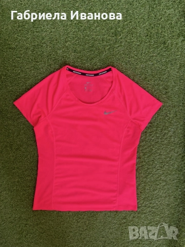 Дамска тениска  с мрежести панели Nike Dri - FIT