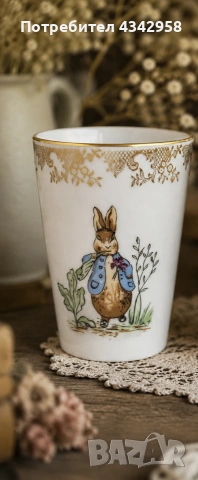   Лиможска порцеланова чаша без дръжка Peter Rabbit – Limoges, Франция (1970-те години).