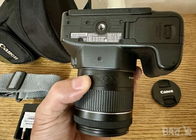 Canon Rebel SL2 200D с Canon Ef-s 18-55 f 4-5,6 IS STM, снимка 2 - Фотоапарати - 54584167