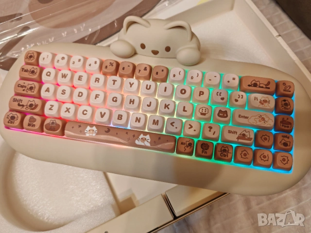 Yunzii C68 безжична механична клавиатура коте – RGB, за момичета и жени, нова, снимка 2 - Клавиатури и мишки - 54216296