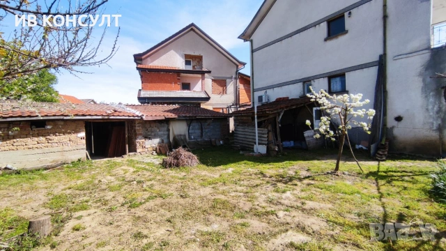 Продава две къщи с общ двор в с. Ягода, снимка 2 - Къщи - 55001199