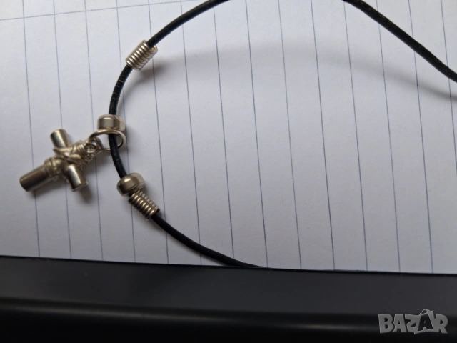 Колие с кожена каишка, снимка 3 - Колиета, медальони, синджири - 53143344