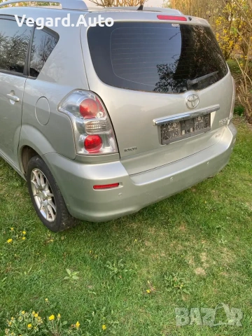 Toyota Corolla Verso 2.0d4d 116к.с. 2004г. се продава на части, снимка 2 - Автомобили и джипове - 55069548