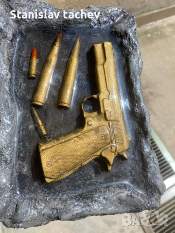 топ подарък изработен от работилницата с епоксидна смола пепелник