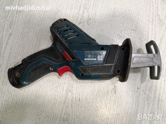 Прав трион Bosch GSA+1 батерия, снимка 2 - Триони и циркуляри - 54967639
