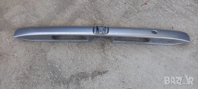 Лайсна заден капак Honda Civic VII 