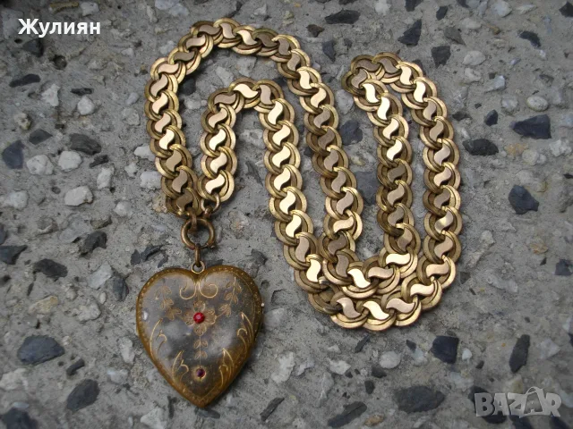СТАР ПОЗЛАТЕН КОРДОН СЪС СЪРЦЕ ЗА СНИМКИ НАКИТ ЗА НОСИЯ