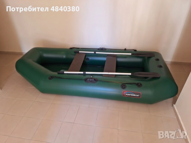 Продавам руска надуваема лодка с твърдо дъно