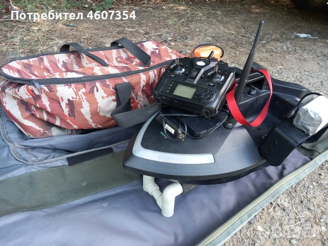 Продавам лодка да захранка със GPS модел Flytec Vo20 комплект с две батерии калъф и зарядно , снимка 6 - Стръв и захранки - 55252724