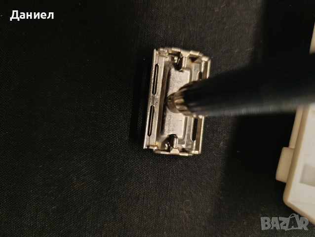 Бръснача Gillette made in England , снимка 3 - Антикварни и старинни предмети - 54804156