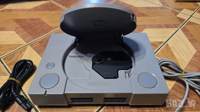 Sony PlayStation 1 SCPH-7502 като ново, хакнат пълен комплект, снимка 5 - PlayStation конзоли - 54134436