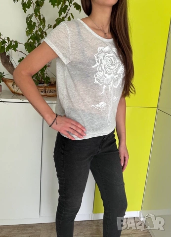 Дамскат тениска DIVIDED by H&M , снимка 2 - Тениски - 55192442
