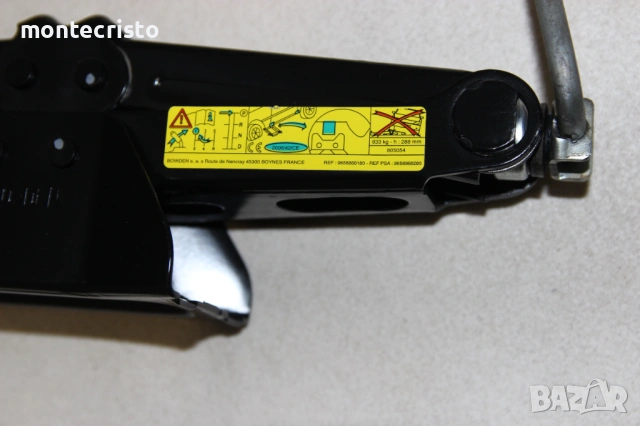 Комплект оригинален крик Peugeot 208 (2012-2019г.) ключ за гуми 9656868180 / 9656868280, снимка 3 - Аксесоари и консумативи - 54877490