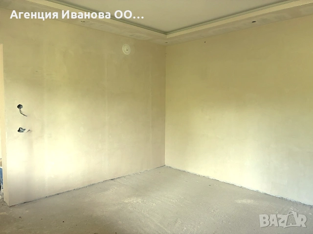 Реновирана къща с двор 1915 кв.м,овощна градина,с.Медовина, снимка 9 - Къщи - 54971487