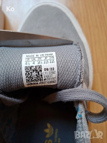 Нови оригинални маратонки Adidas естесвен велур, снимка 5 - Маратонки - 55164001