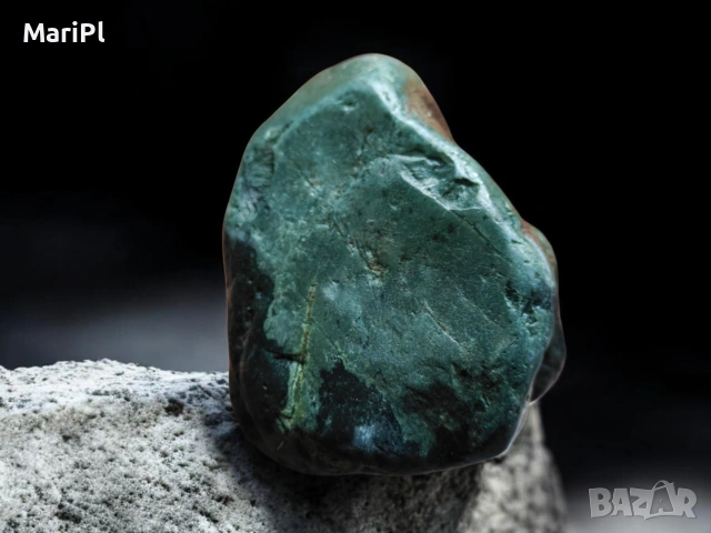 Суров речен Нефрит (Nephrite Jade) с "Flower" ефект – 1.64 кг.