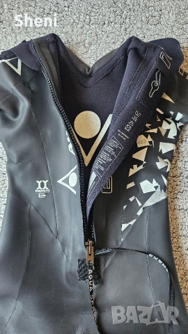 Нов дамски неопрен Aqua Sphere Pursuit V3, Yamamoto 38, M/L, 4/2 мм, снимка 4 - Водни спортове - 55221993