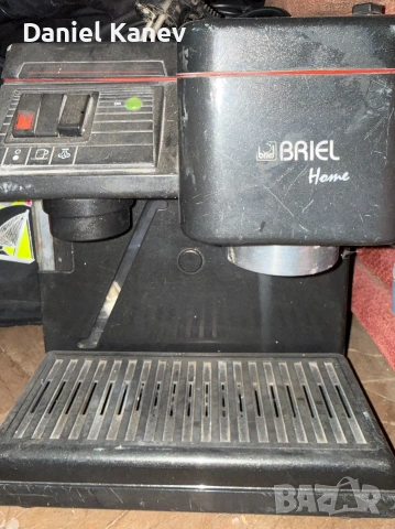 Кафемашина с кафемелачка Briel