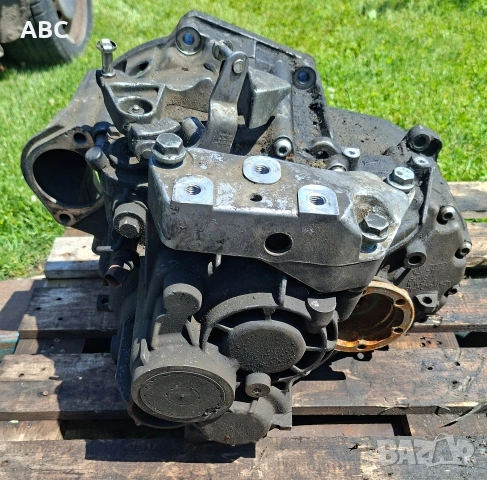 6 степенна ръчна скоростна кутия от Vw Passat B6 , снимка 8 - Части - 54769411