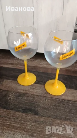 Стилни чаши за коктейли Schweppes