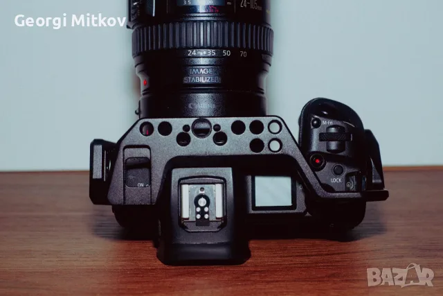 Canon EOS R + Обектив Canon EF 24-105mm + 2 батерии и Small Rig клетка, снимка 12 - Фотоапарати - 55681643