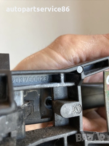 Външна дръжка черна за предна дясна врата за Mercedes C220 CDI Cl203 (2007) 2037600234, снимка 2 - Части - 53984847