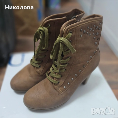 Подарявам кафяви боти с дебел ток