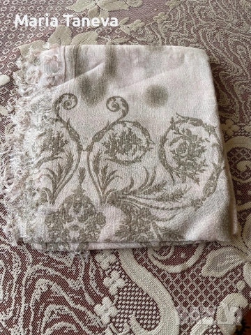 Дамски шалове