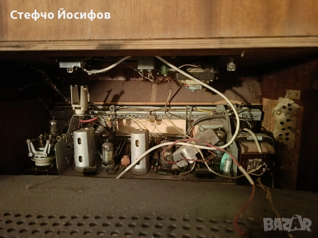 Радио шкаф - Акорд , снимка 8 - Антикварни и старинни предмети - 55010764
