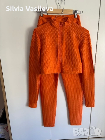 Дамски сет оранжев спортен